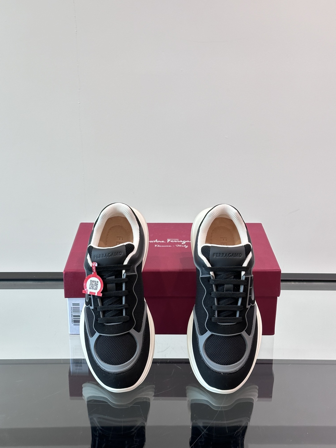 Ferragam/菲拉格慕 男士新款网面透气拼接小牛皮休闲运动鞋👟运动休闲款 时尚百搭 拼色经典搭配 采