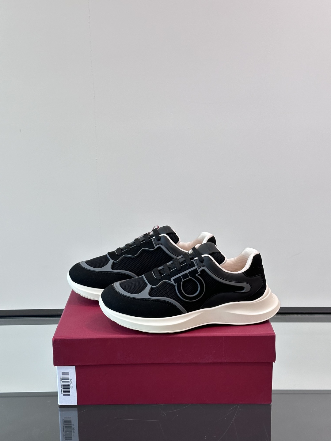 Ferragam/菲拉格慕 男士新款网面透气拼接小牛皮休闲运动鞋👟运动休闲款 时尚百搭 拼色经典搭配 采