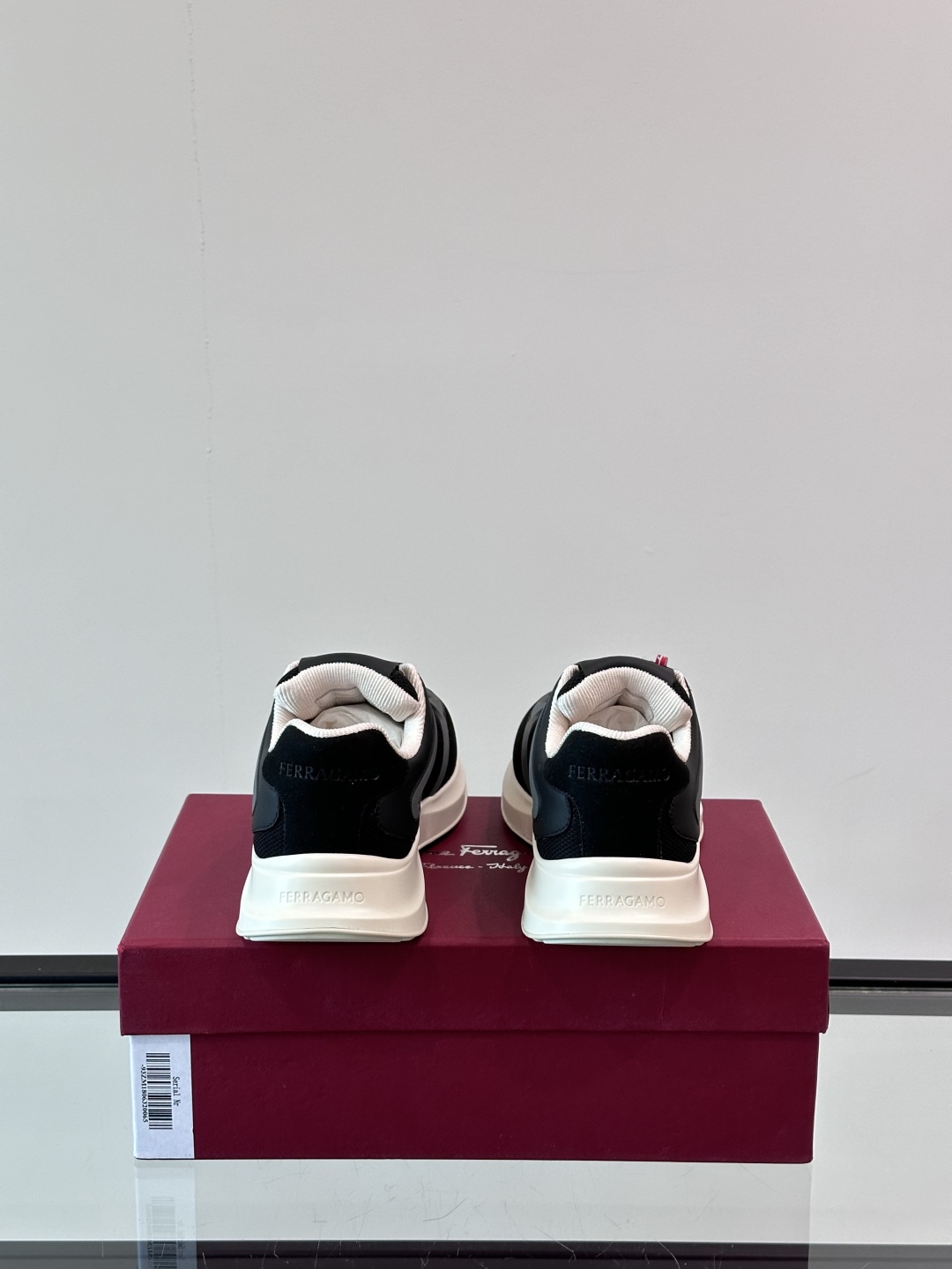 Ferragam/菲拉格慕 男士新款网面透气拼接小牛皮休闲运动鞋👟运动休闲款 时尚百搭 拼色经典搭配 采