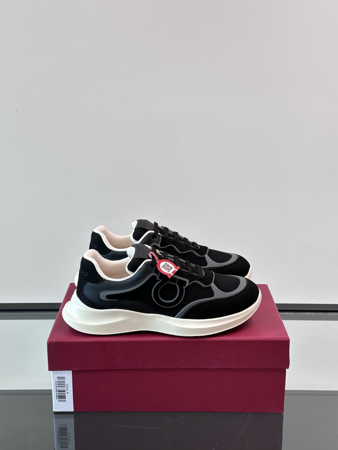 Ferragam/菲拉格慕 男士新款网面透气拼接小牛皮休闲运动鞋👟运动休闲款 时尚百搭 拼色经典搭配 采