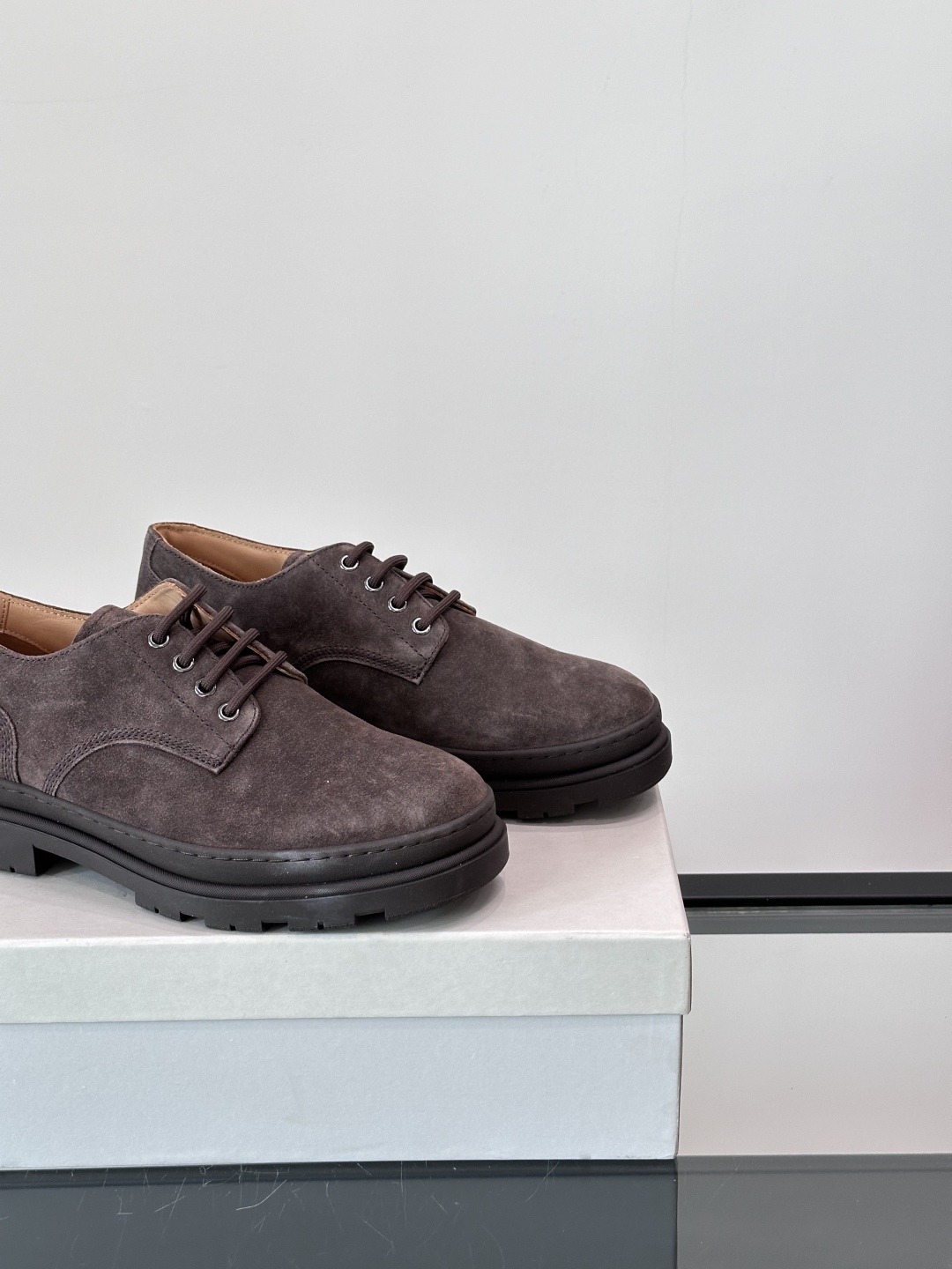 Brunello Cucinelli 高端男士休闲皮鞋，原版进口皮料打造，此款鞋型堪称经典，永不过时！真