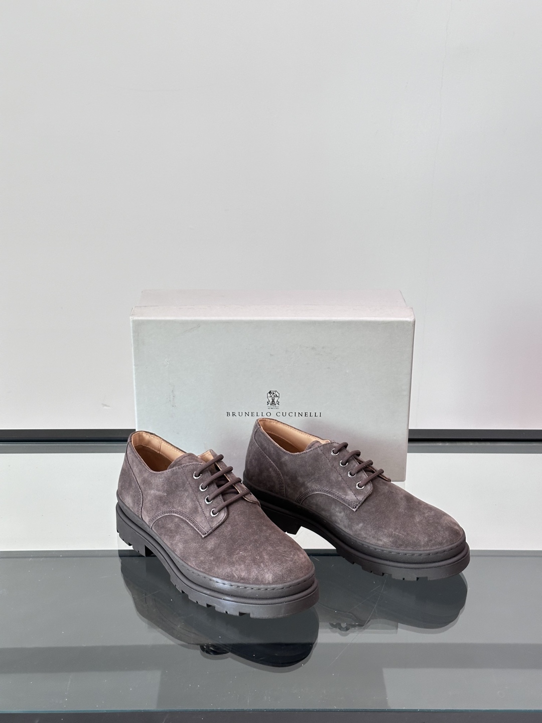 Brunello Cucinelli 高端男士休闲皮鞋，原版进口皮料打造，此款鞋型堪称经典，永不过时！真