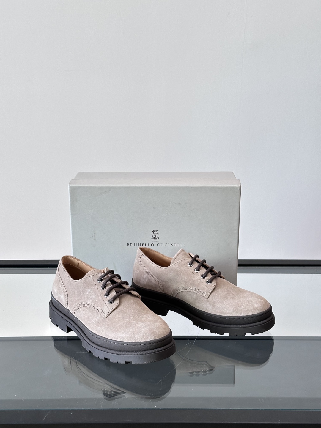 Brunello Cucinelli 高端男士休闲皮鞋，原版进口皮料打造，此款鞋型堪称经典，永不过时！真