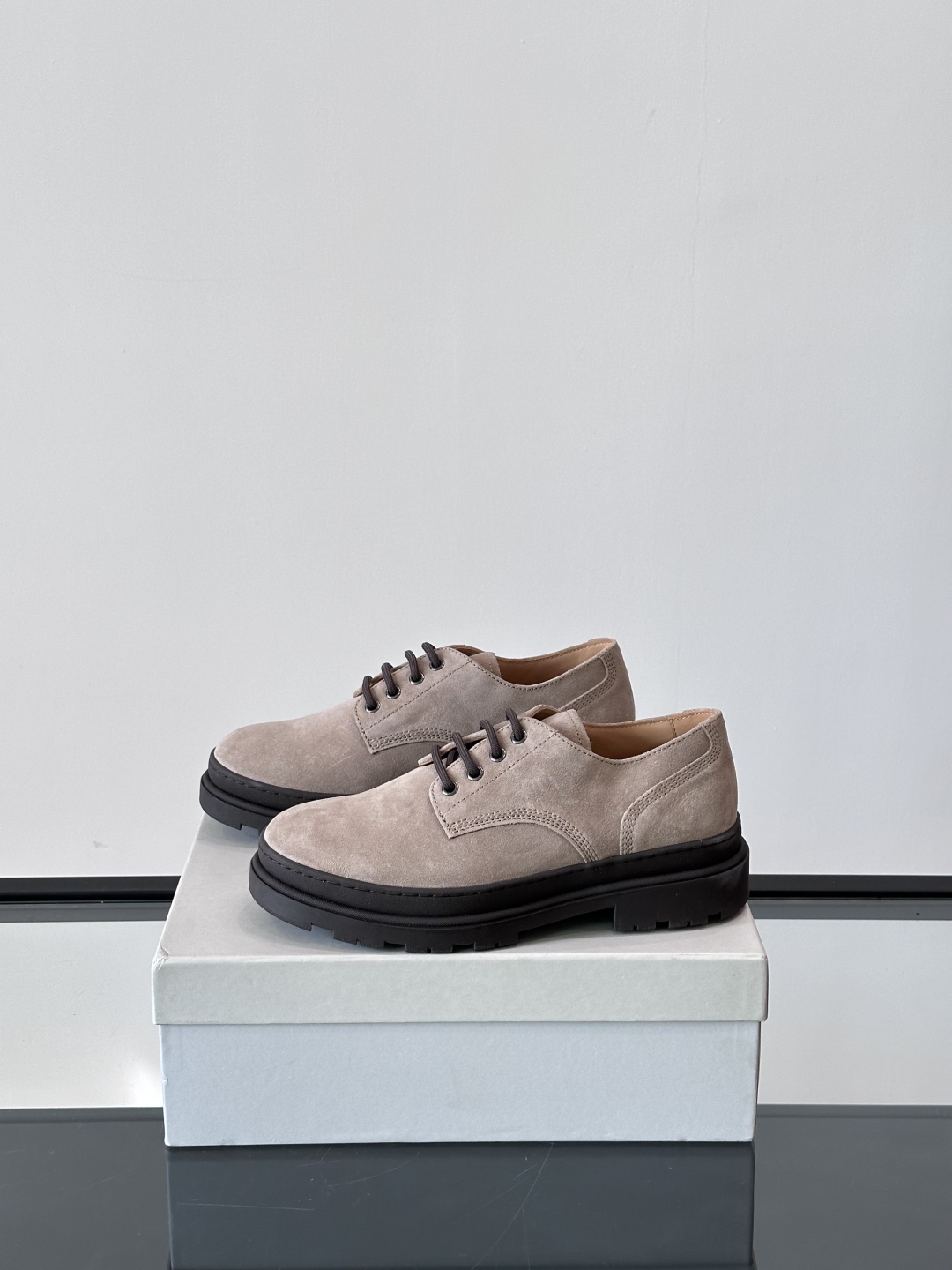 Brunello Cucinelli 高端男士休闲皮鞋，原版进口皮料打造，此款鞋型堪称经典，永不过时！真