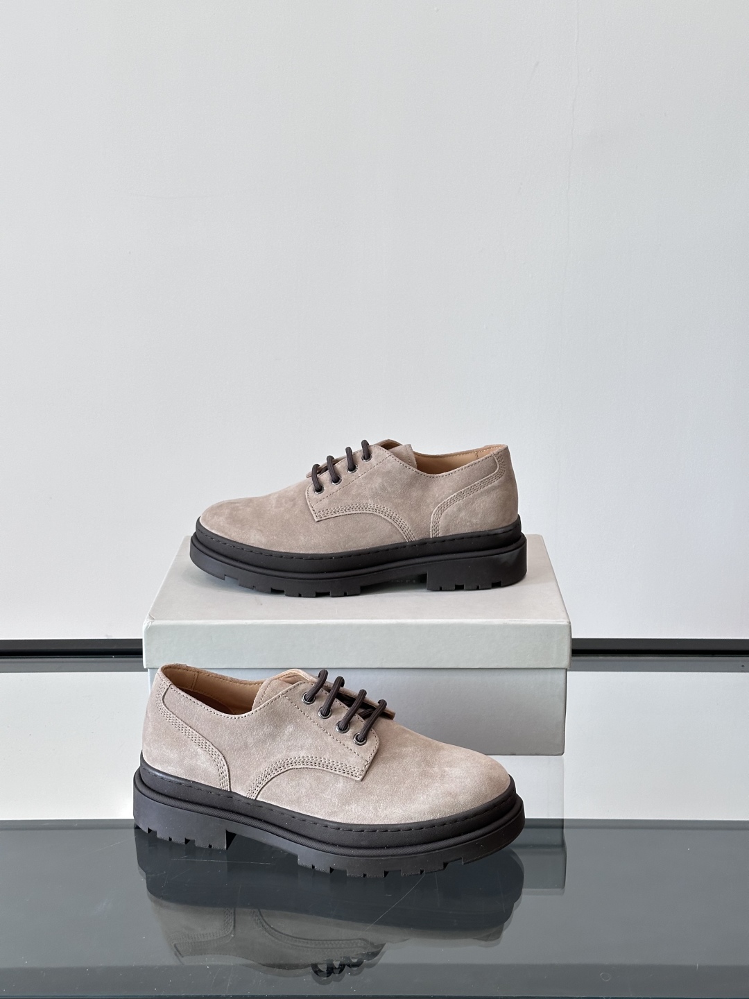 Brunello Cucinelli 高端男士休闲皮鞋，原版进口皮料打造，此款鞋型堪称经典，永不过时！真
