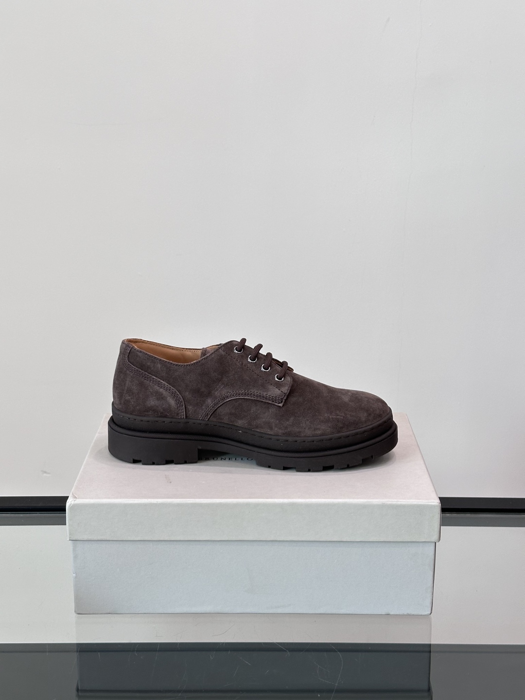 Brunello Cucinelli 高端男士休闲皮鞋，原版进口皮料打造，此款鞋型堪称经典，永不过时！真