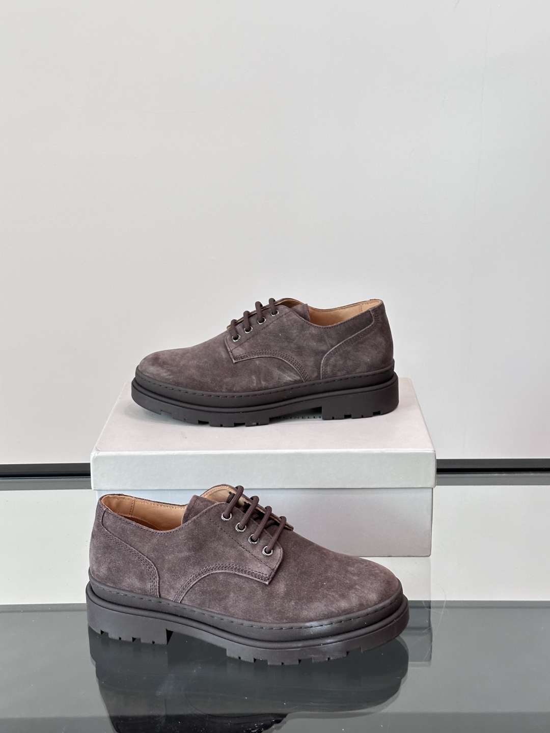 Brunello Cucinelli 高端男士休闲皮鞋，原版进口皮料打造，此款鞋型堪称经典，永不过时！真