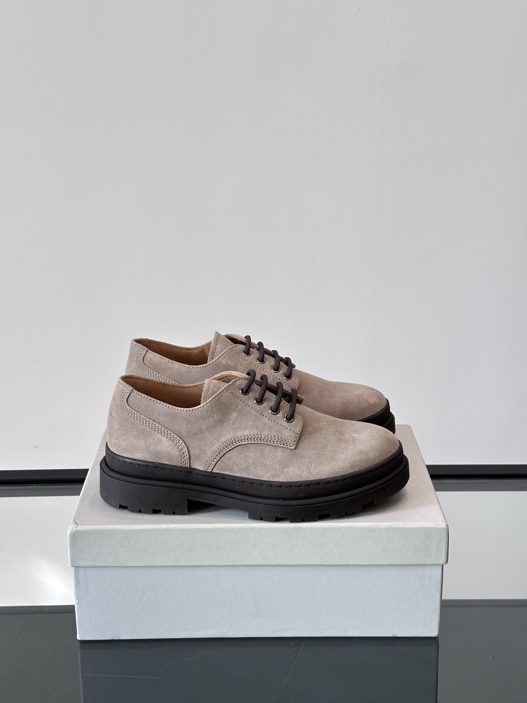 Brunello Cucinelli 高端男士休闲皮鞋，原版进口皮料打造，此款鞋型堪称经典，永不过时！真