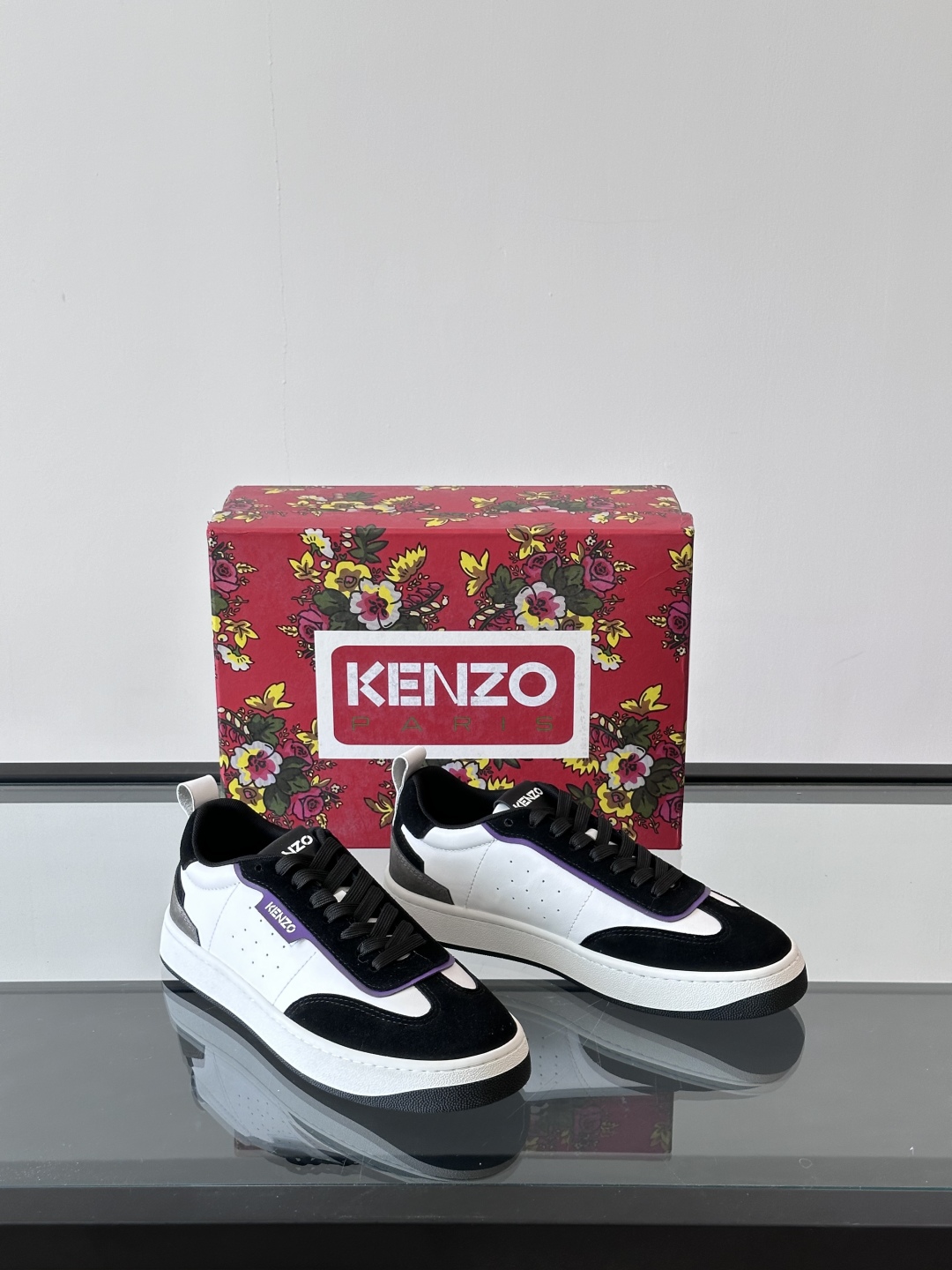 KENZO 男士经典休闲运动鞋，进口头层小牛皮制作，皮质超软，脚感舒适，原版TPU轻质大底轻盈耐磨！纯手