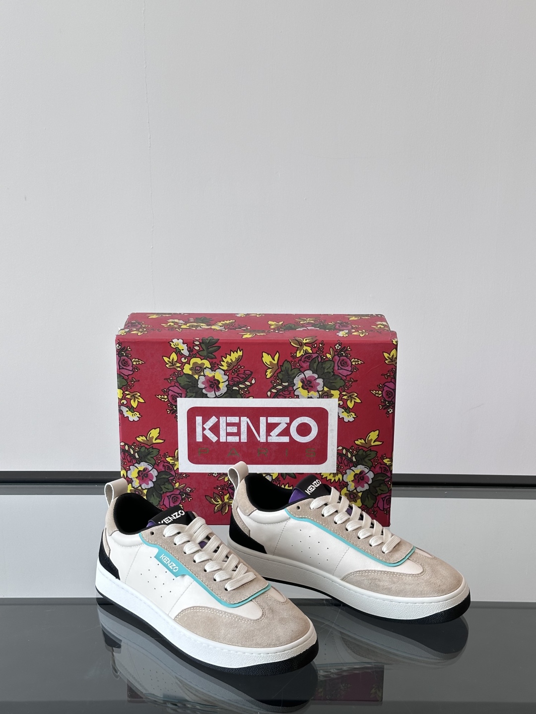 KENZO 男士经典休闲运动鞋，进口头层小牛皮制作，皮质超软，脚感舒适，原版TPU轻质大底轻盈耐磨！纯手