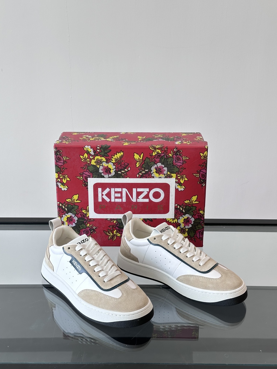 KENZO 男士经典休闲运动鞋，进口头层小牛皮制作，皮质超软，脚感舒适，原版TPU轻质大底轻盈耐磨！纯手