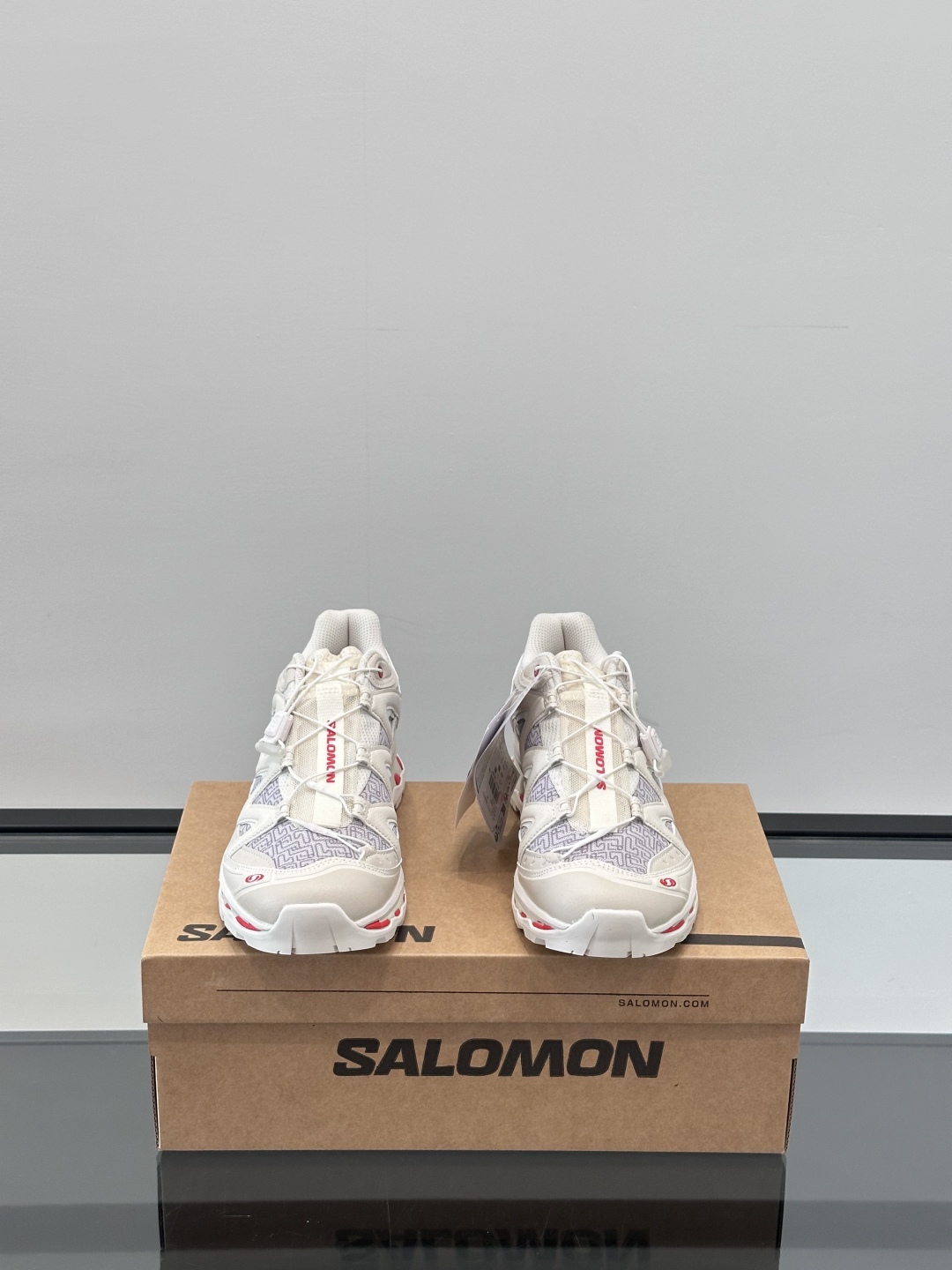 Salomon PANHUI蟠虺quest蛇年限定👉🏻这个配色我觉得不管是不是本命年都得入一双🌸
整体鞋