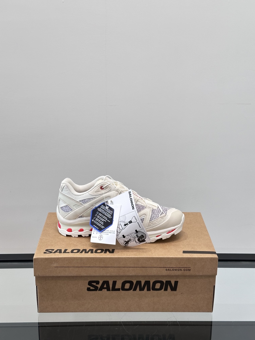 Salomon PANHUI蟠虺quest蛇年限定👉🏻这个配色我觉得不管是不是本命年都得入一双🌸
整体鞋