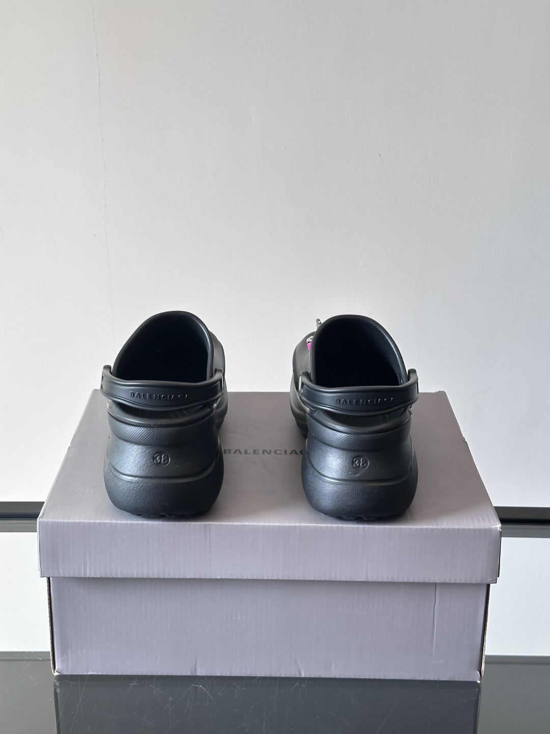 𝐁𝐚𝐥𝐞𝐧𝐜𝐢𝐚𝐠𝐚 𝐱 𝐂𝐫𝐨𝐜𝐬 巴黎世家联名卡骆驰情侣款#CROCS MULE JIBBITZ洞洞