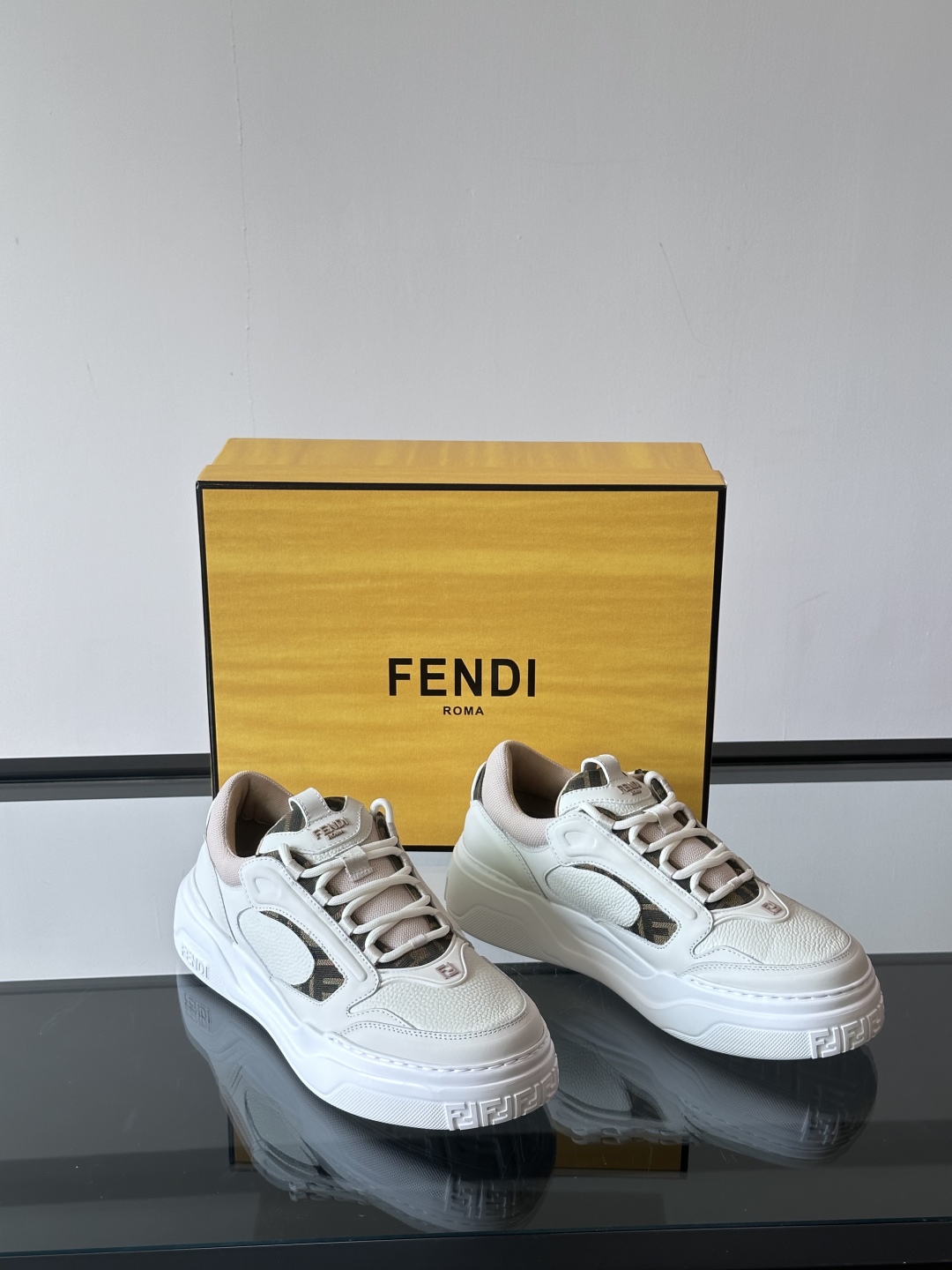 Fendi芬迪春夏最新走秀款运动鞋 25秀场出镜率最高的单品 原版购入开发 一比一复刻 设计师Kim J