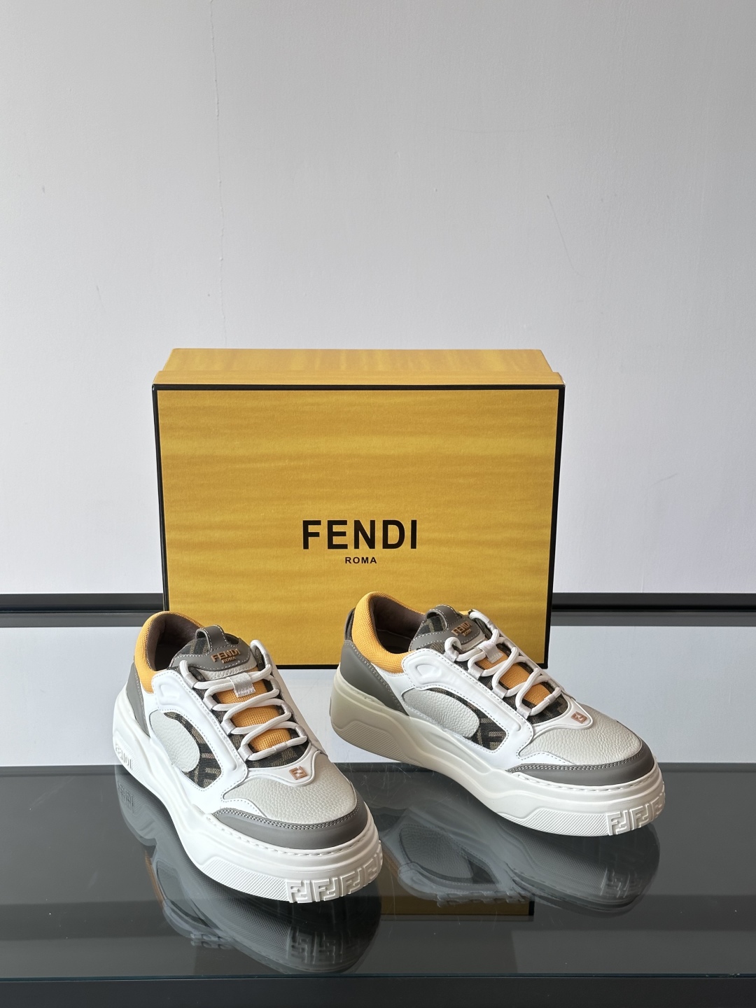 Fendi芬迪春夏最新走秀款运动鞋 25秀场出镜率最高的单品 原版购入开发 一比一复刻 设计师Kim J