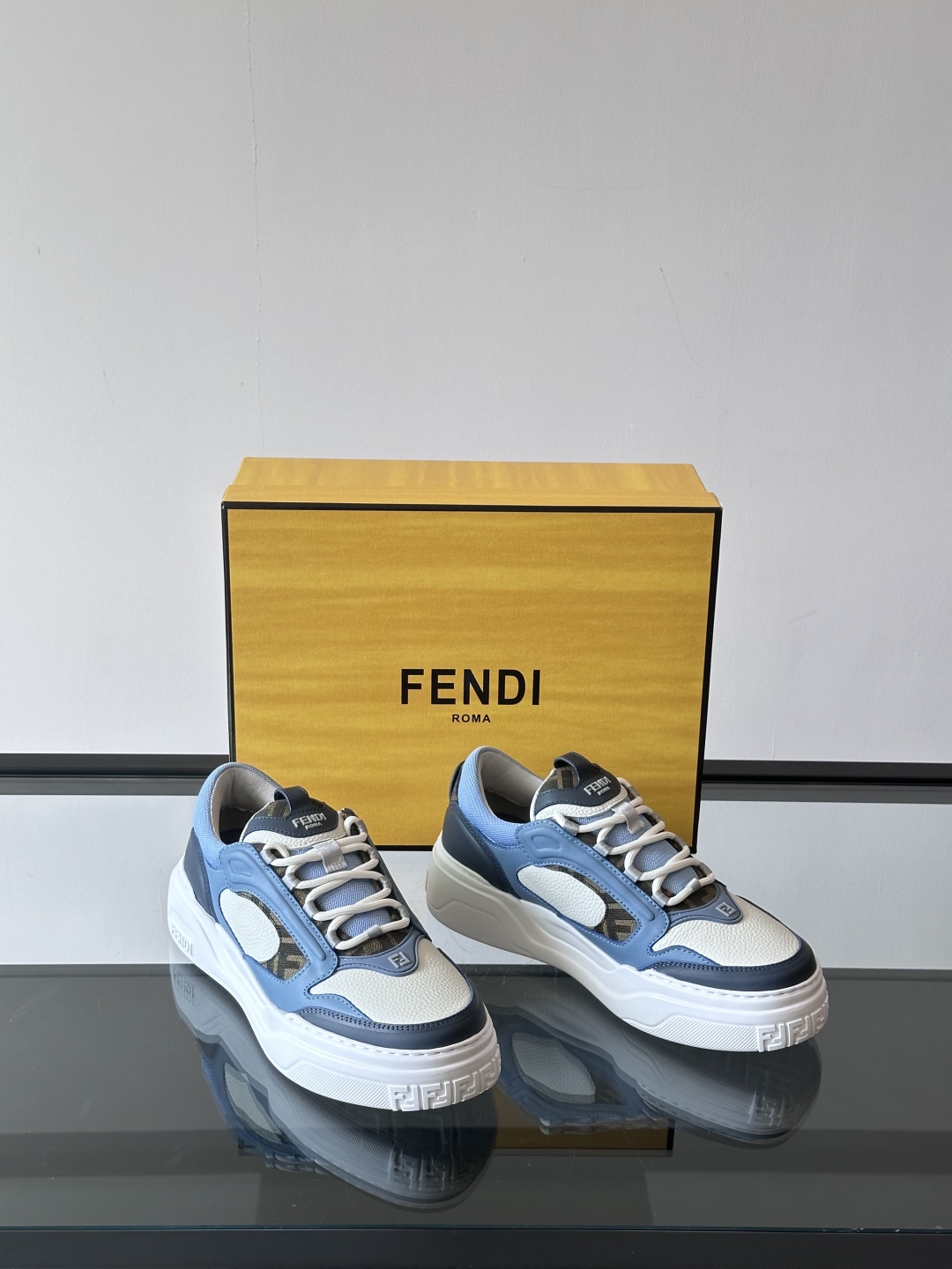 Fendi芬迪春夏最新走秀款运动鞋 25秀场出镜率最高的单品 原版购入开发 一比一复刻 设计师Kim J