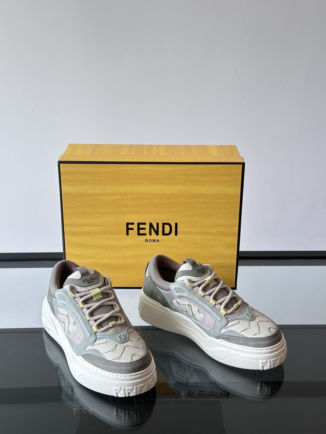 Fendi芬迪春夏最新走秀款运动鞋 25秀场出镜率最高的单品 原版购入开发 一比一复刻 设计师Kim J