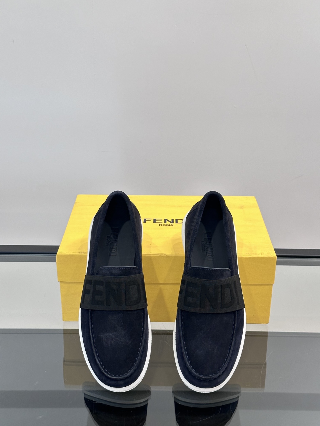 ◾️▫️Fend*～高端男士正装休闲皮鞋，高端大气，私家开模定制原版品牌装饰，小牛皮透气内里，原版橡胶大