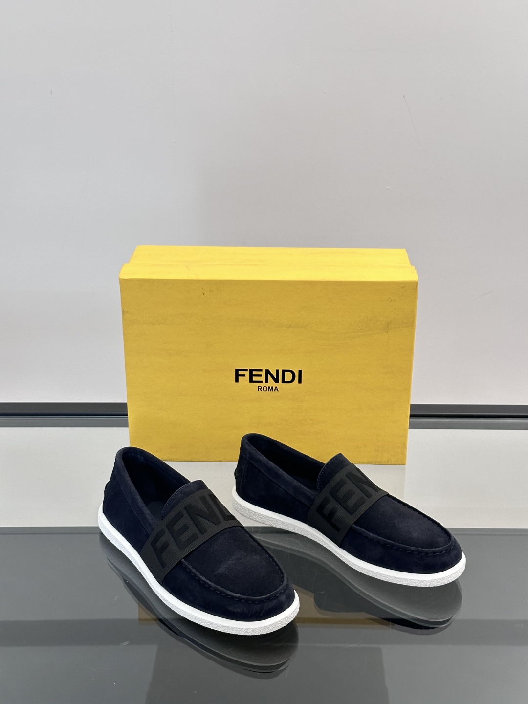 ◾️▫️Fend*～高端男士正装休闲皮鞋，高端大气，私家开模定制原版品牌装饰，小牛皮透气内里，原版橡胶大