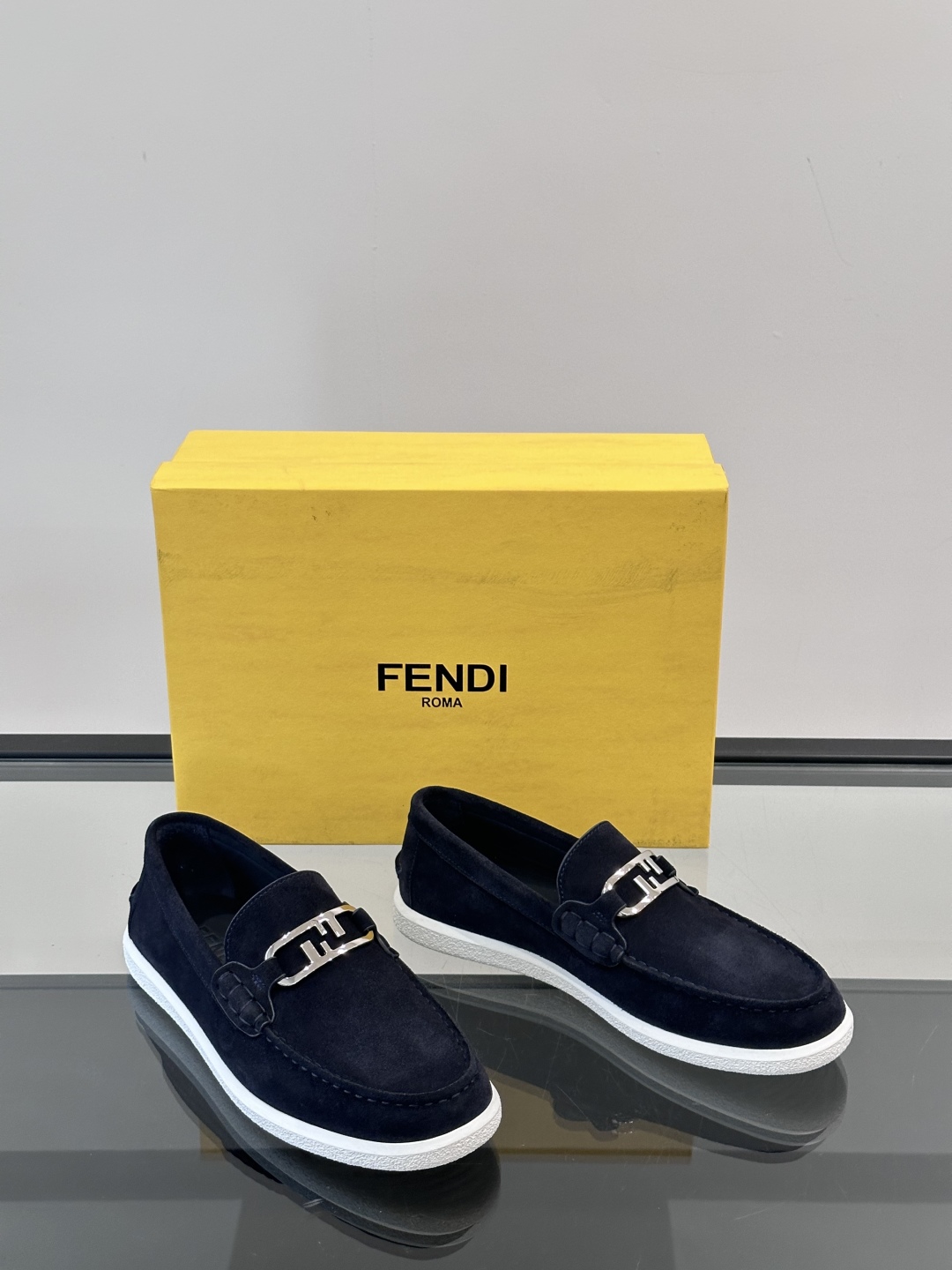 ◾️▫️Fend*～高端男士正装休闲皮鞋，高端大气，私家开模定制原版品牌五金扣装饰，小牛皮透气内里，原版