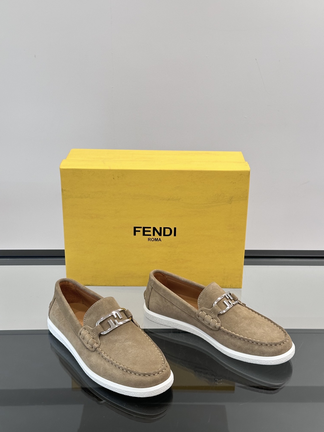 ◾️▫️Fend*～高端男士正装休闲皮鞋，高端大气，私家开模定制原版品牌五金扣装饰，小牛皮透气内里，原版