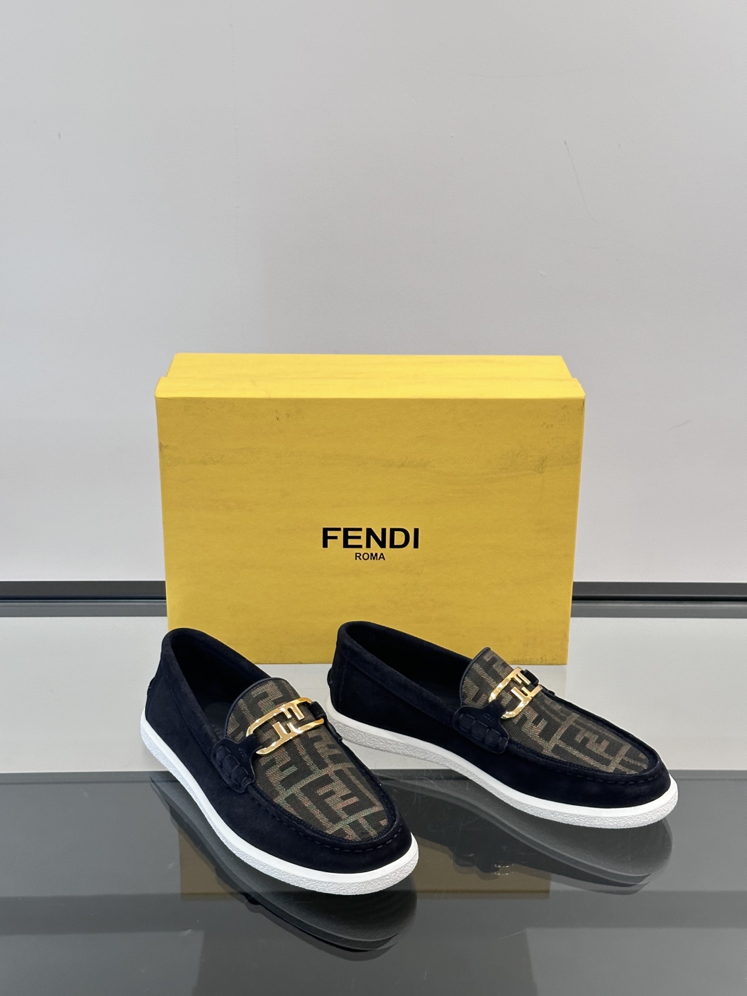◾️▫️Fend*～高端男士正装休闲皮鞋，高端大气，私家开模定制原版品牌五金扣装饰，小牛皮透气内里，原版