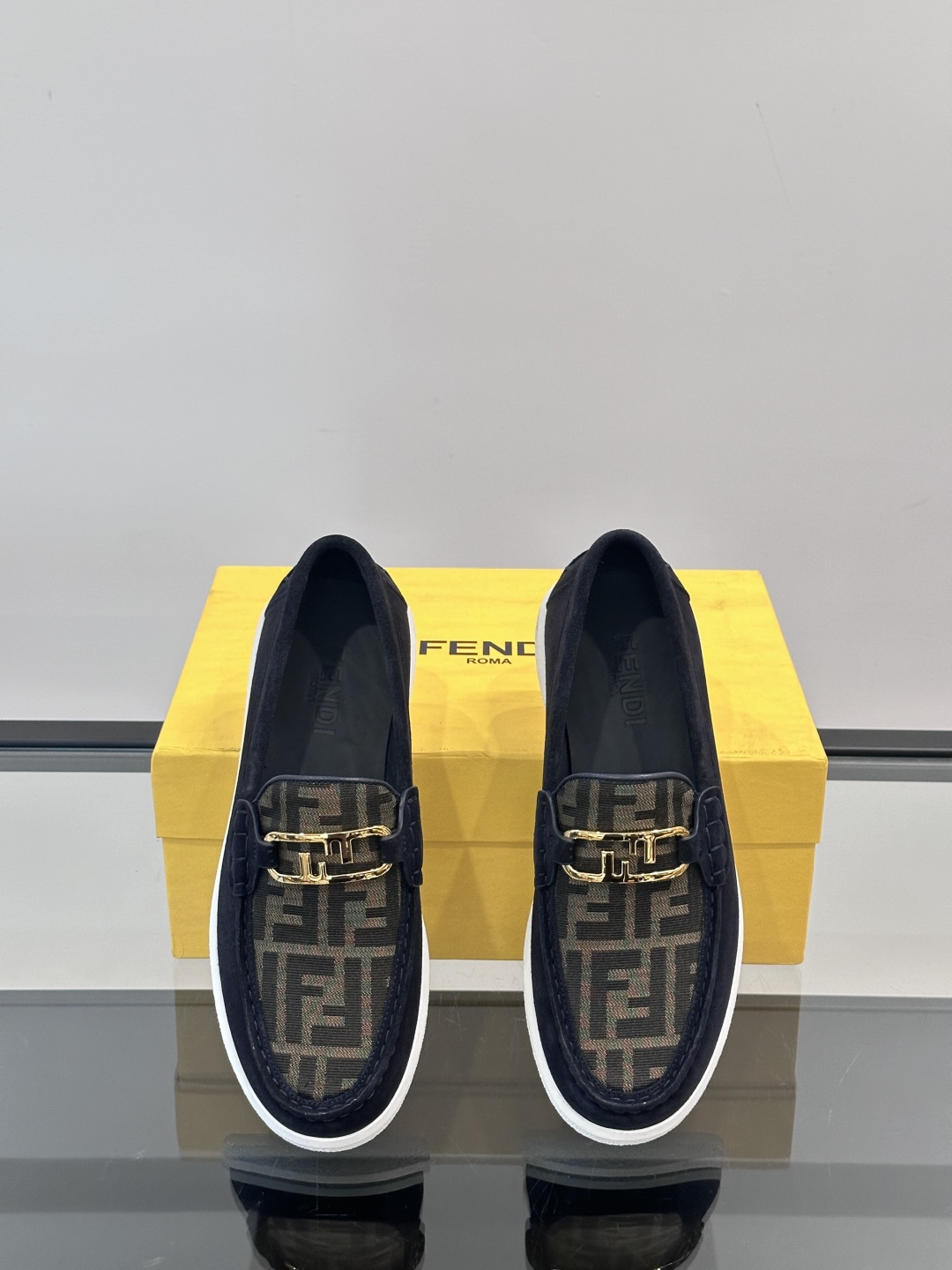◾️▫️Fend*～高端男士正装休闲皮鞋，高端大气，私家开模定制原版品牌五金扣装饰，小牛皮透气内里，原版