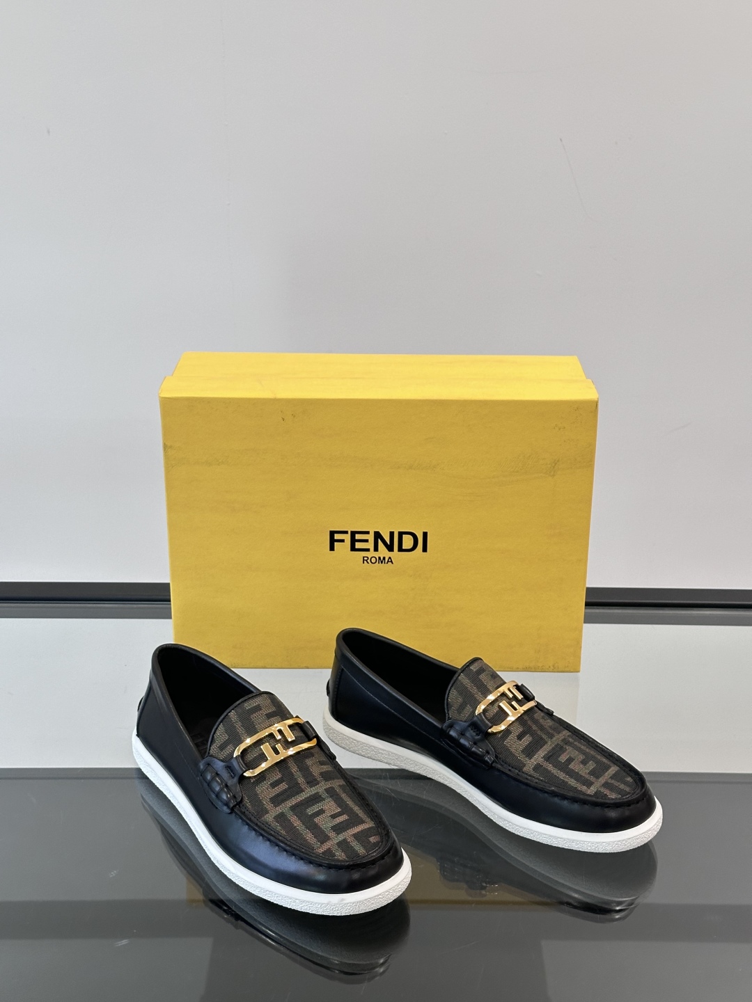 ◾️▫️Fend*～高端男士正装休闲皮鞋，高端大气，私家开模定制原版品牌五金扣装饰，小牛皮透气内里，原版