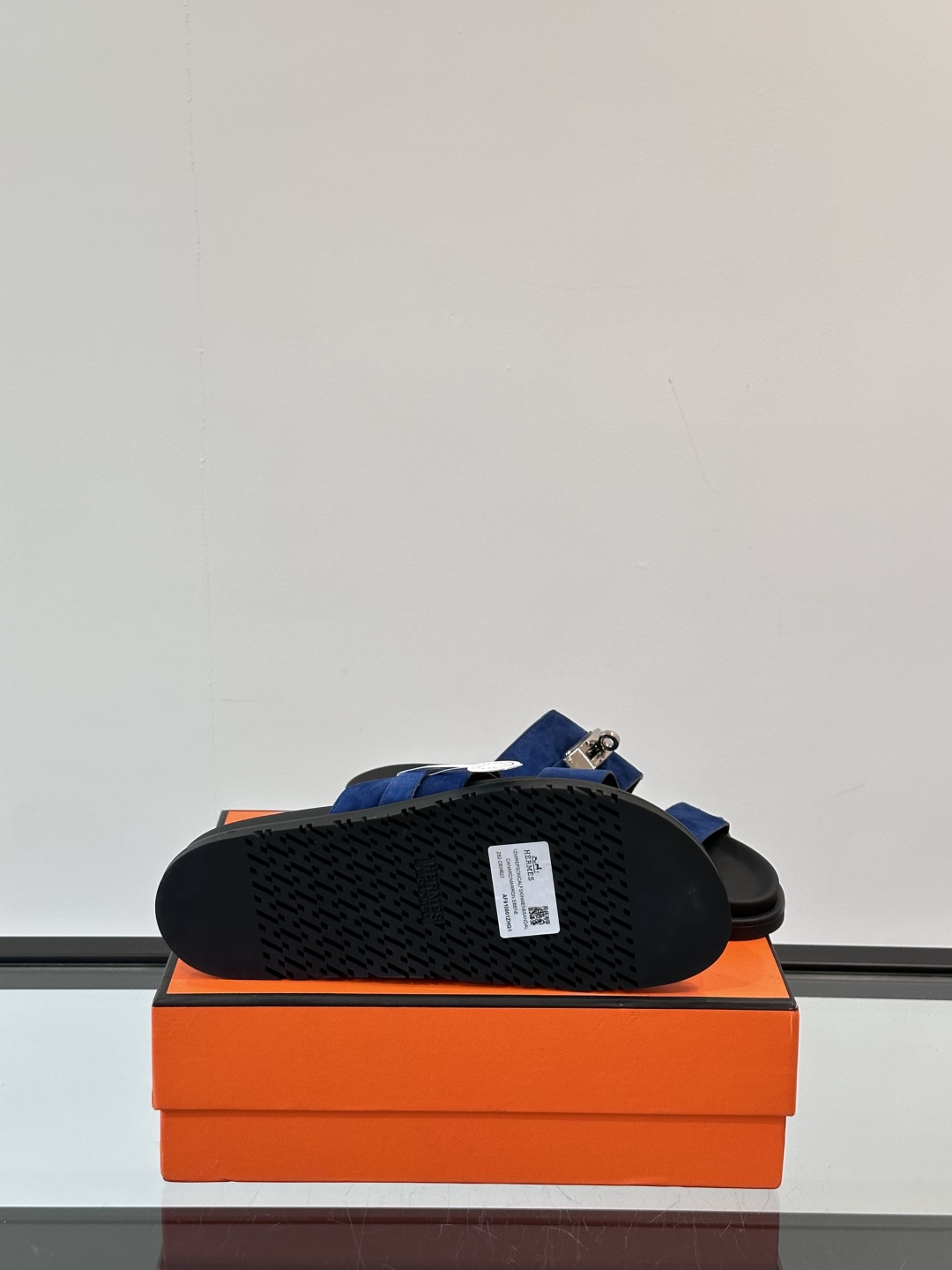 ◾️▫️Hermes 高端真皮男士拖鞋，高品质经典单品，用料上乘考究，版型宽松舒适，推荐入手，鞋面选用进