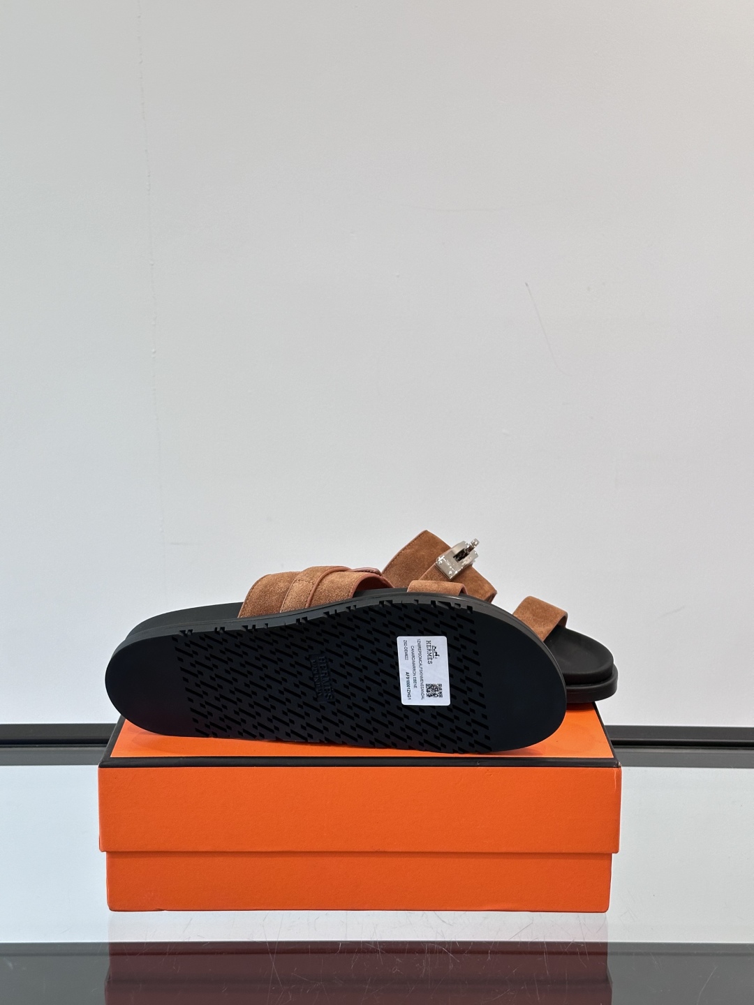 ◾️▫️Hermes 高端真皮男士拖鞋，高品质经典单品，用料上乘考究，版型宽松舒适，推荐入手，鞋面选用进
