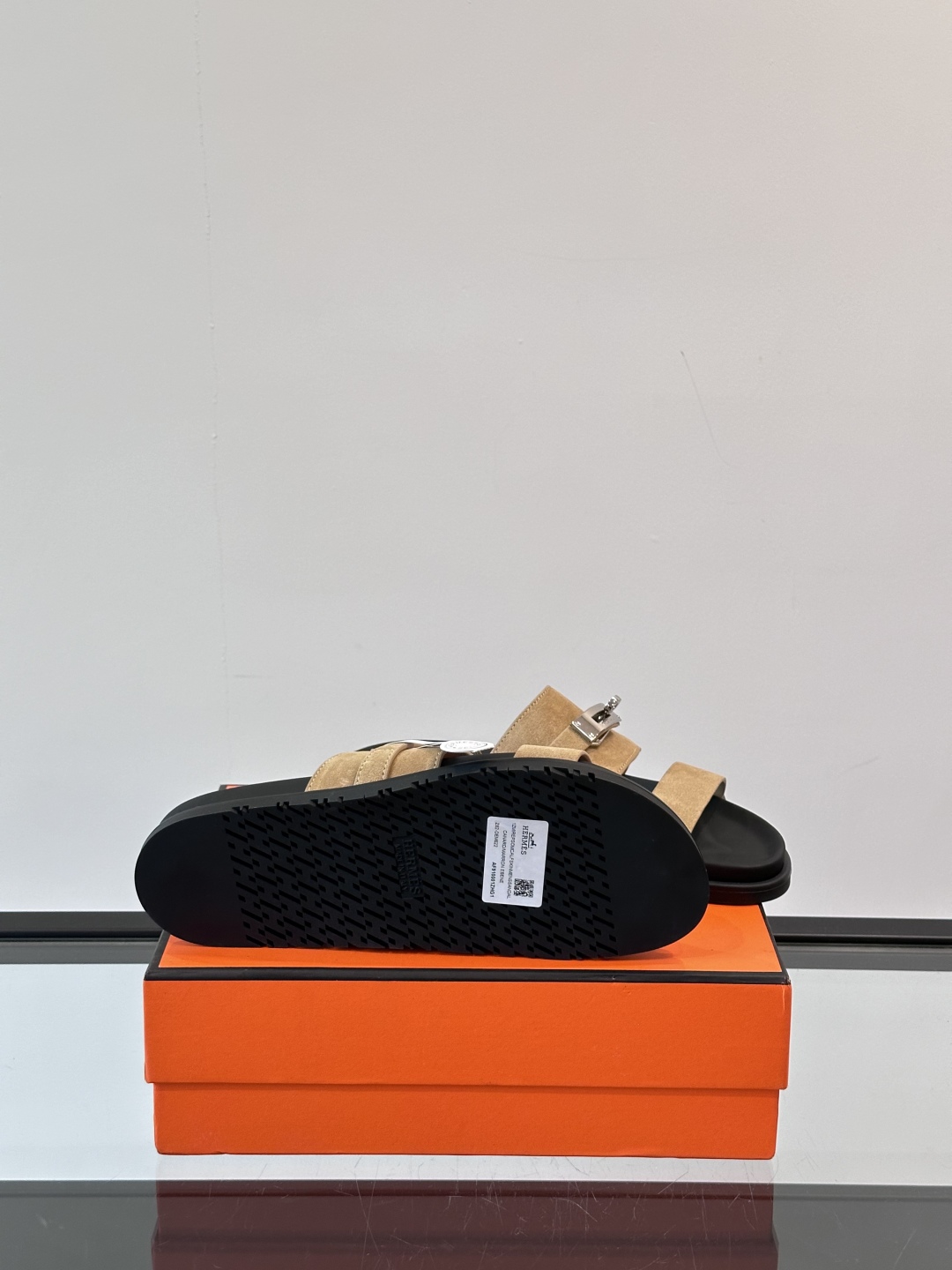 ◾️▫️Hermes 高端真皮男士拖鞋，高品质经典单品，用料上乘考究，版型宽松舒适，推荐入手，鞋面选用进