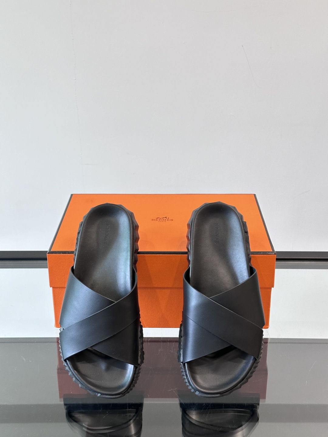 ◾️▫️Hermes 高端成型大底男士拖鞋，高品质经典单品，用料上乘考究，版型宽松舒适，推荐入手，鞋面选