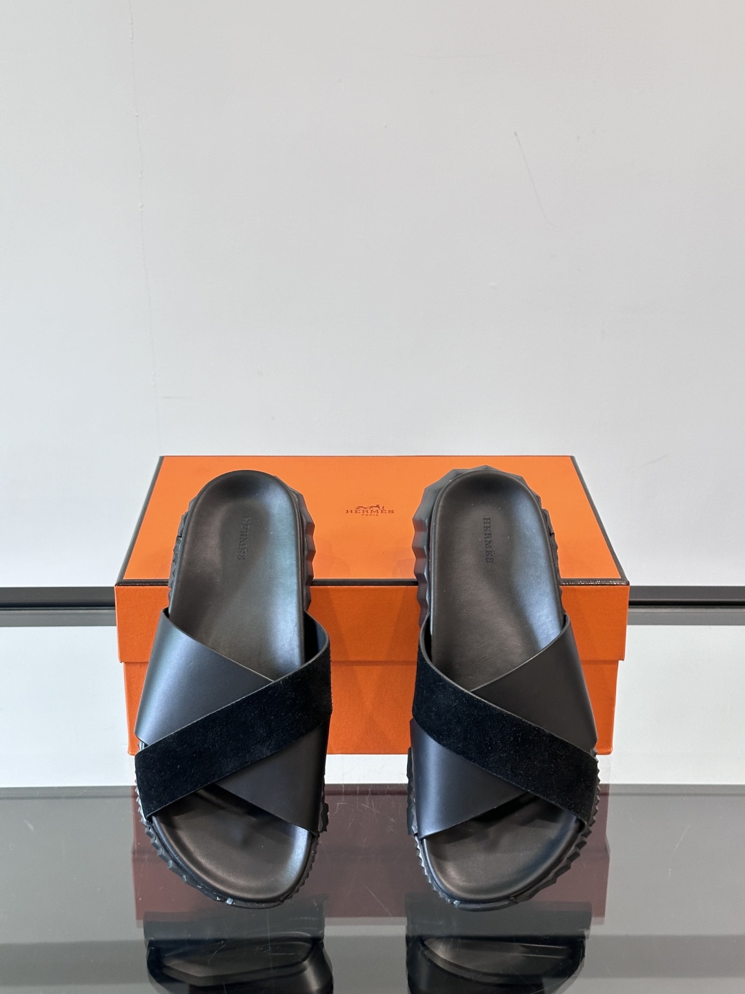 ◾️▫️Hermes 高端成型大底男士拖鞋，高品质经典单品，用料上乘考究，版型宽松舒适，推荐入手，鞋面选