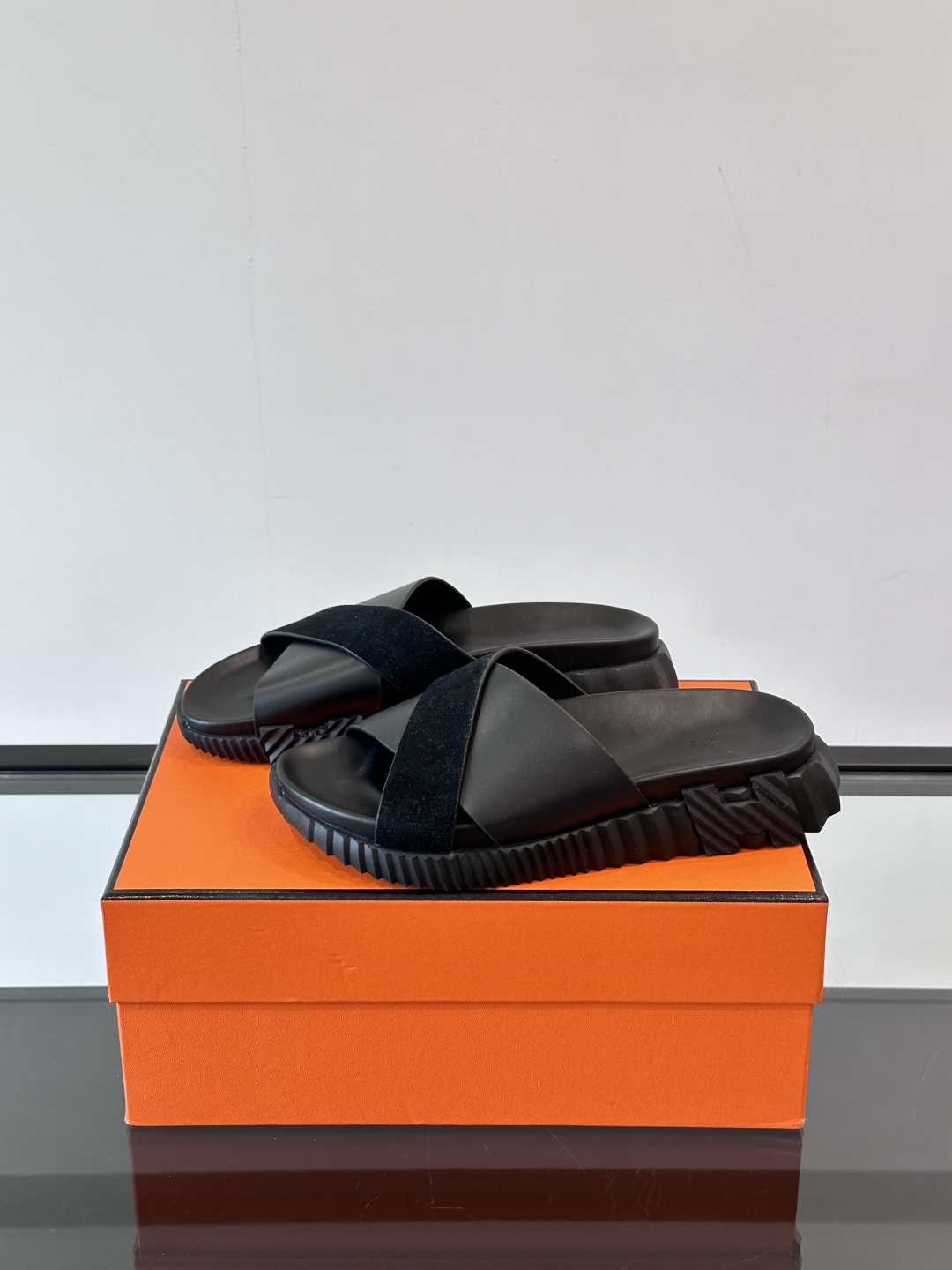 ◾️▫️Hermes 高端成型大底男士拖鞋，高品质经典单品，用料上乘考究，版型宽松舒适，推荐入手，鞋面选