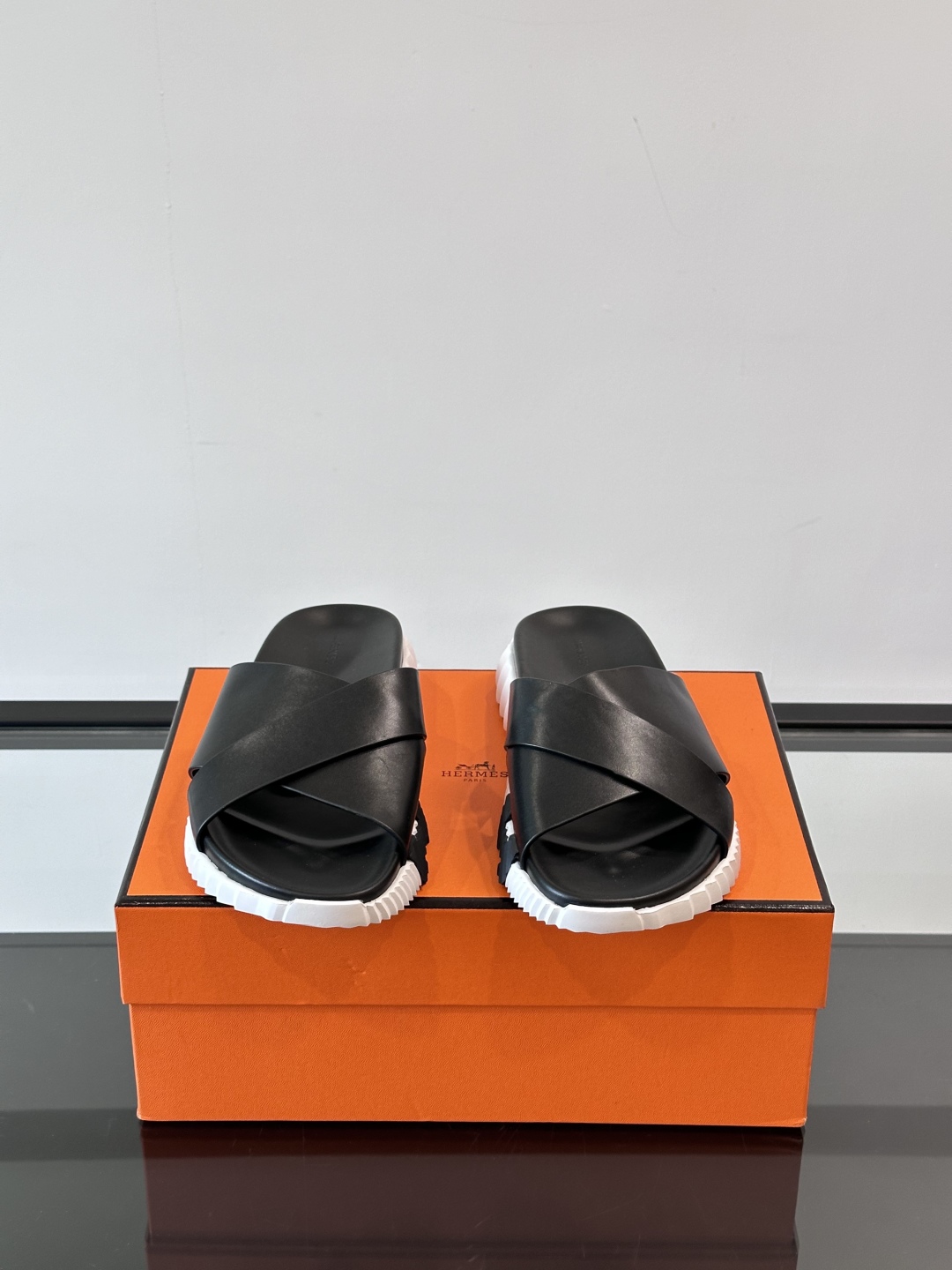 ◾️▫️Hermes 高端成型大底男士拖鞋，高品质经典单品，用料上乘考究，版型宽松舒适，推荐入手，鞋面选