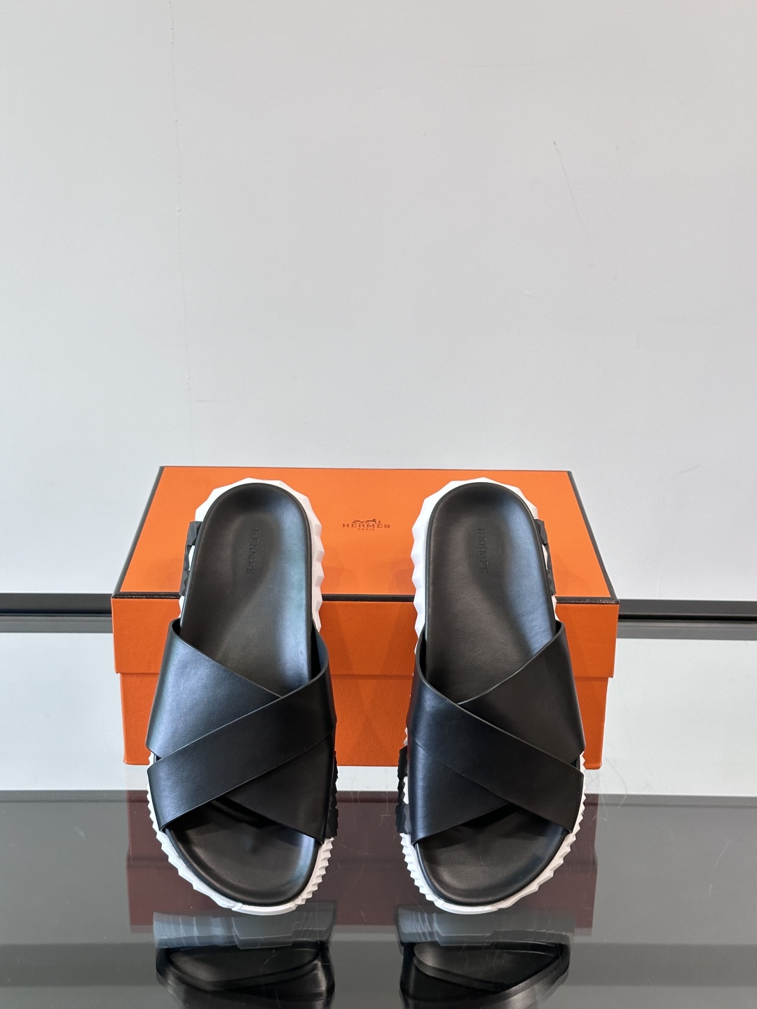 ◾️▫️Hermes 高端成型大底男士拖鞋，高品质经典单品，用料上乘考究，版型宽松舒适，推荐入手，鞋面选