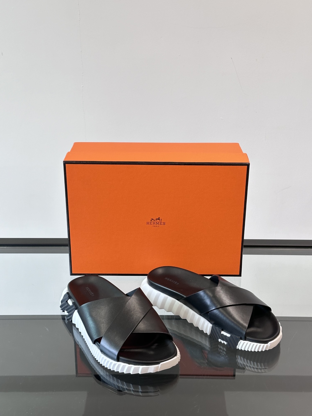 ◾️▫️Hermes 高端成型大底男士拖鞋，高品质经典单品，用料上乘考究，版型宽松舒适，推荐入手，鞋面选
