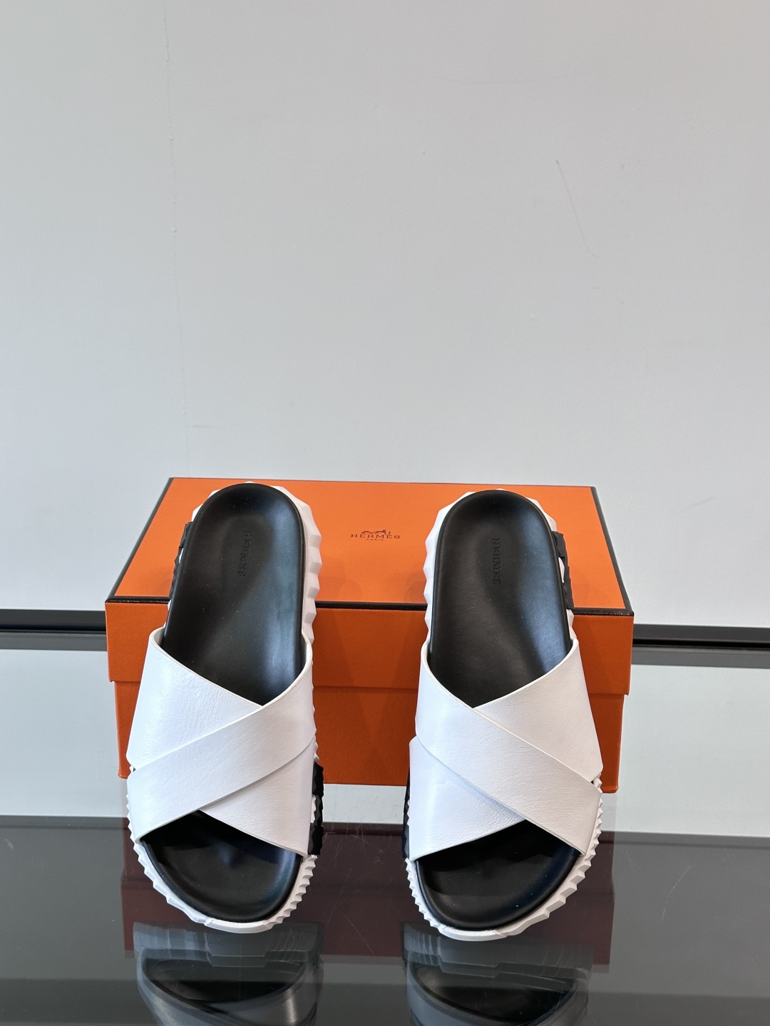◾️▫️Hermes 高端成型大底男士拖鞋，高品质经典单品，用料上乘考究，版型宽松舒适，推荐入手，鞋面选