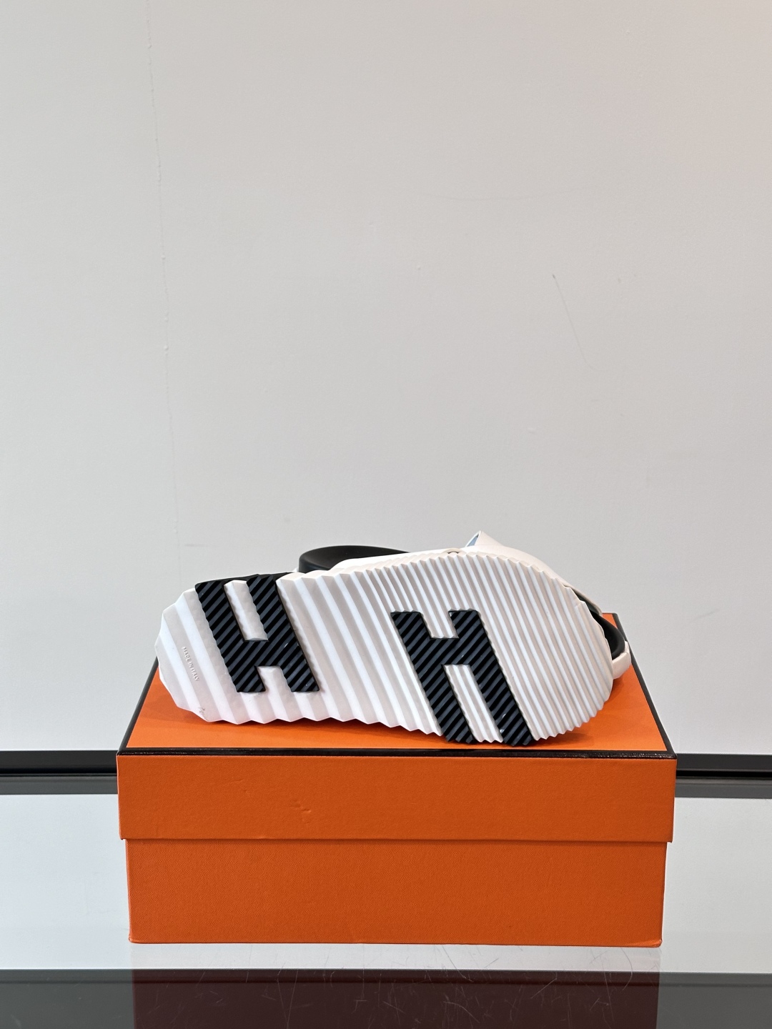 ◾️▫️Hermes 高端成型大底男士拖鞋，高品质经典单品，用料上乘考究，版型宽松舒适，推荐入手，鞋面选