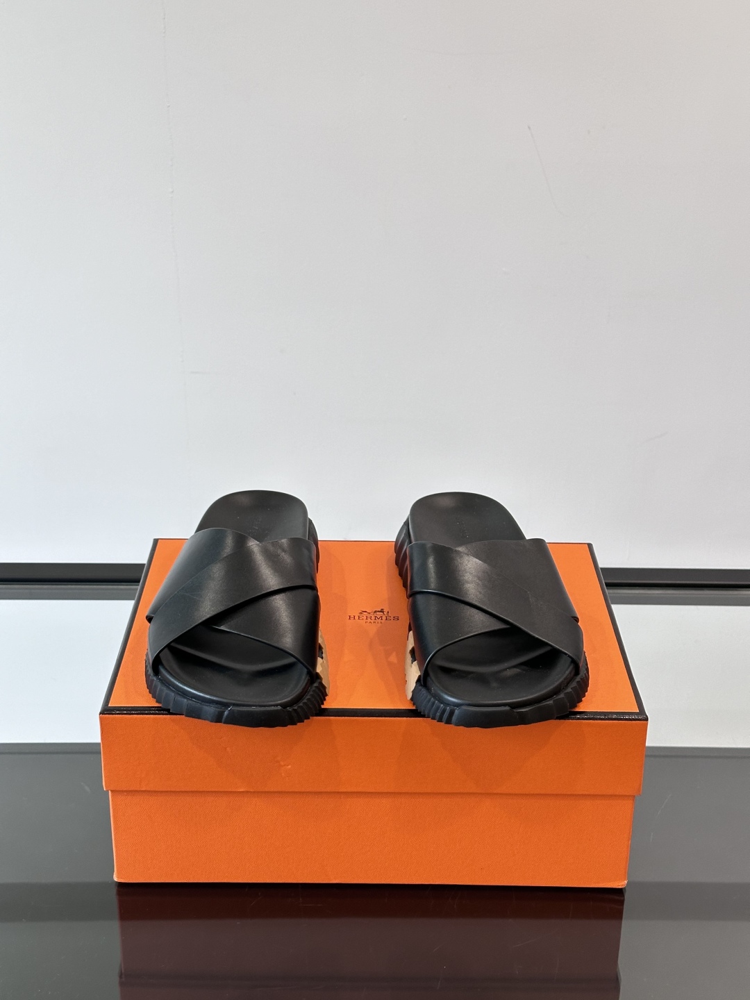 ◾️▫️Hermes 高端成型大底男士拖鞋，高品质经典单品，用料上乘考究，版型宽松舒适，推荐入手，鞋面选
