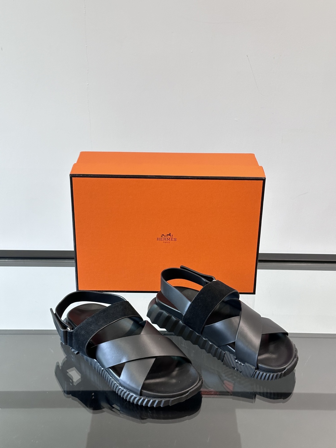 ◾️▫️Hermes 高端成型大底男士拖鞋凉鞋，高品质经典单品，用料上乘考究，版型宽松舒适，推荐入手，鞋