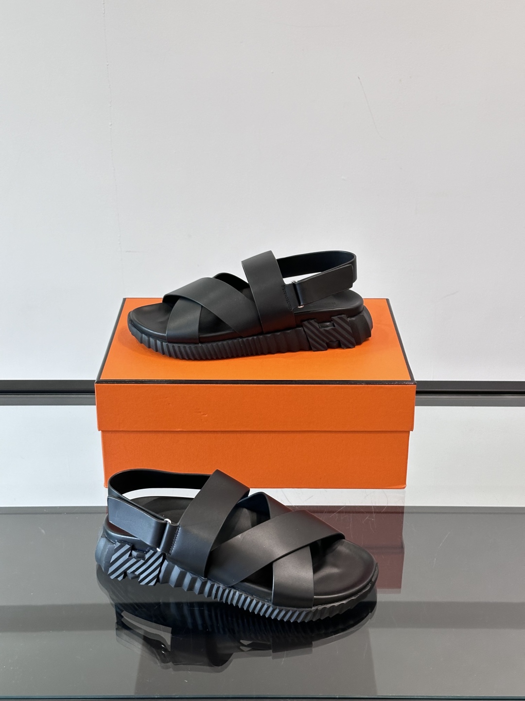 ◾️▫️Hermes 高端成型大底男士拖鞋凉鞋，高品质经典单品，用料上乘考究，版型宽松舒适，推荐入手，鞋