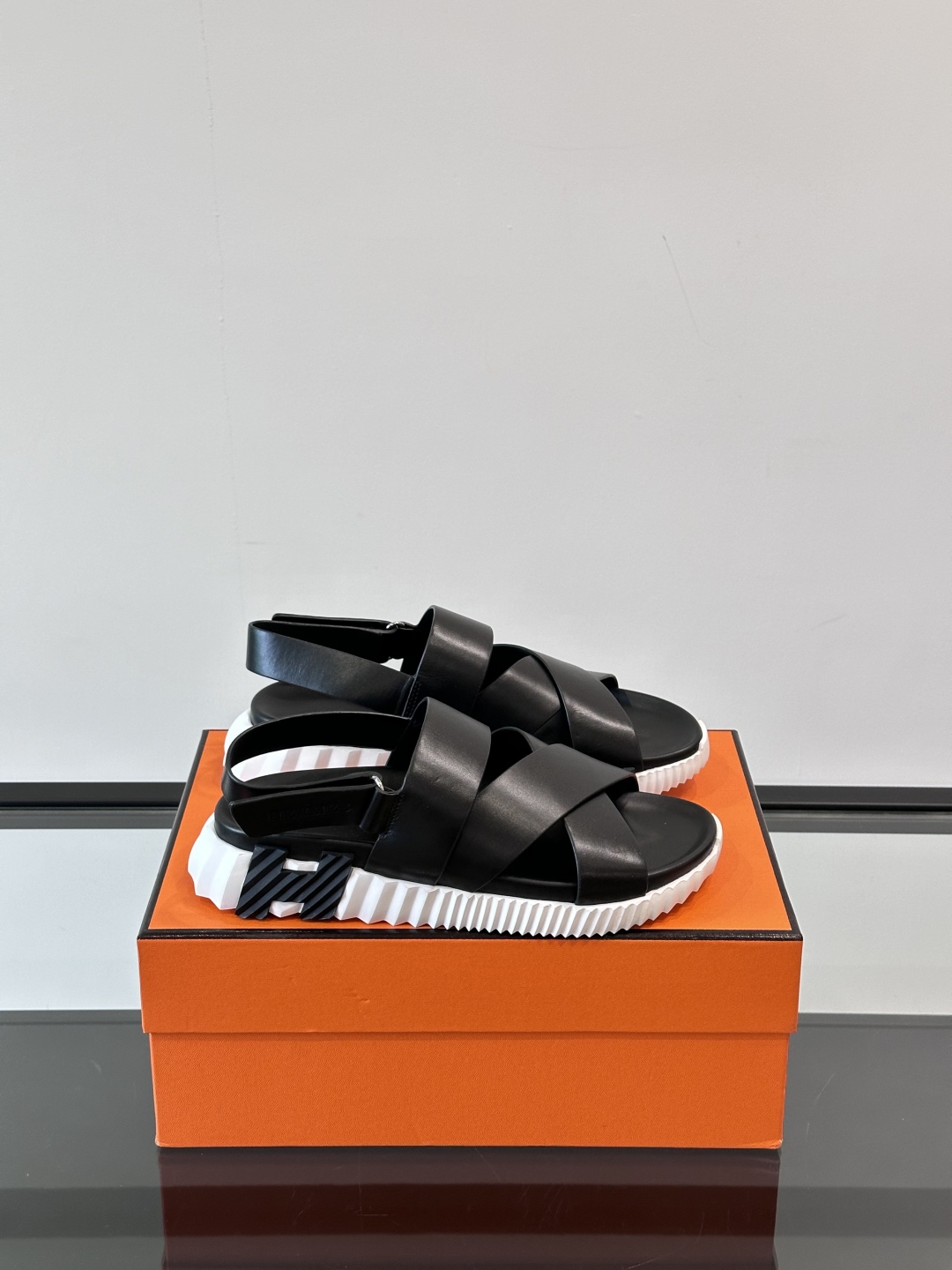 ◾️▫️Hermes 高端成型大底男士拖鞋凉鞋，高品质经典单品，用料上乘考究，版型宽松舒适，推荐入手，鞋