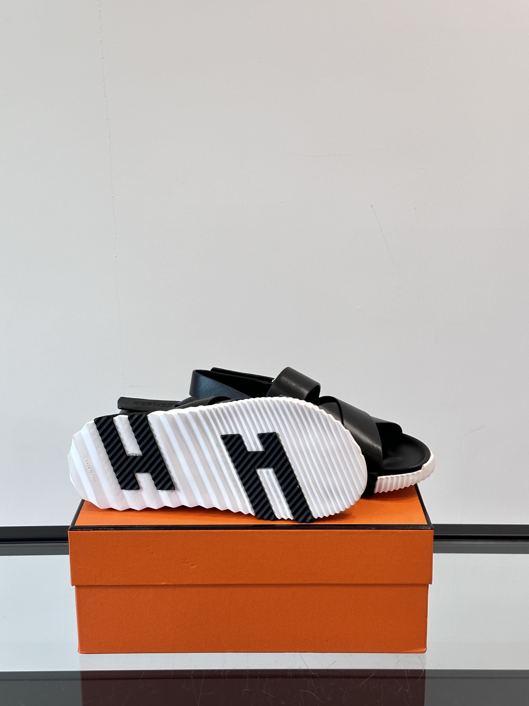 ◾️▫️Hermes 高端成型大底男士拖鞋凉鞋，高品质经典单品，用料上乘考究，版型宽松舒适，推荐入手，鞋