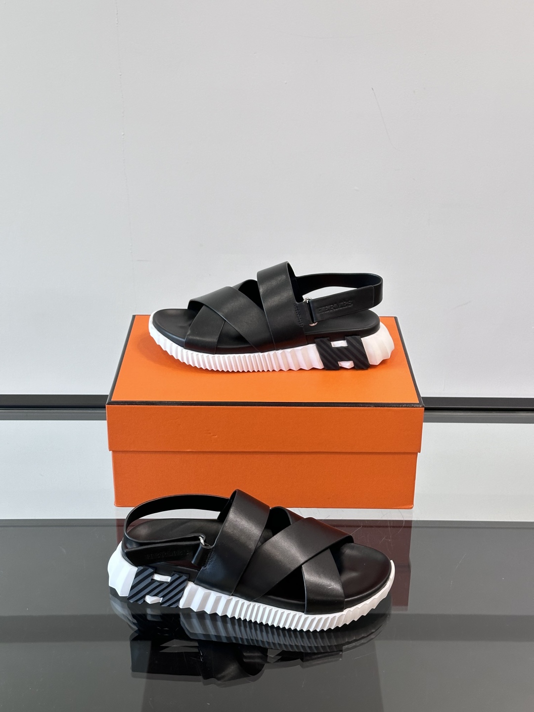 ◾️▫️Hermes 高端成型大底男士拖鞋凉鞋，高品质经典单品，用料上乘考究，版型宽松舒适，推荐入手，鞋