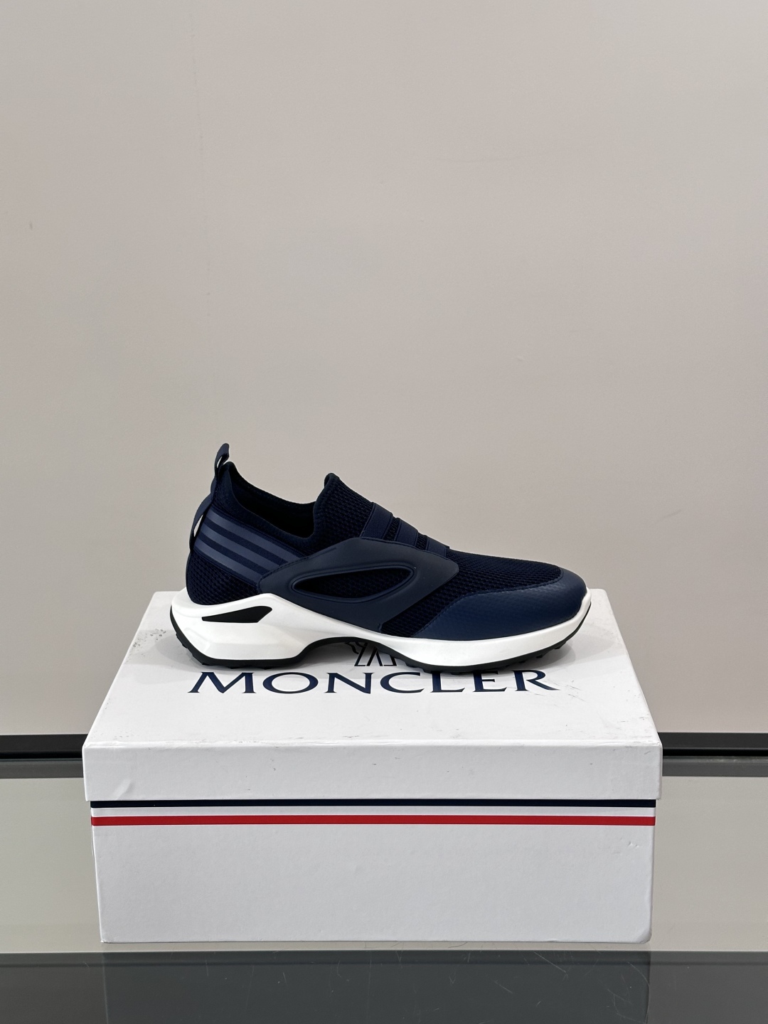 Moncler Men's Casual Slip-On Sneakers, Comfortable and Breathable, Sizes 39-44 7 cmp i1746460325496 223 0 5