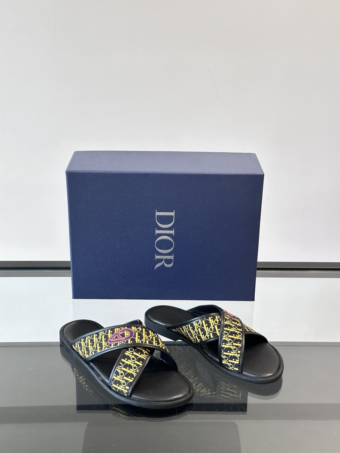 ◾️▫️Dio*～ 高端男士夏季拖鞋，鞋面材质头层牛皮，原版科技布装饰，细节完美，尽显大牌风范，休闲宽松