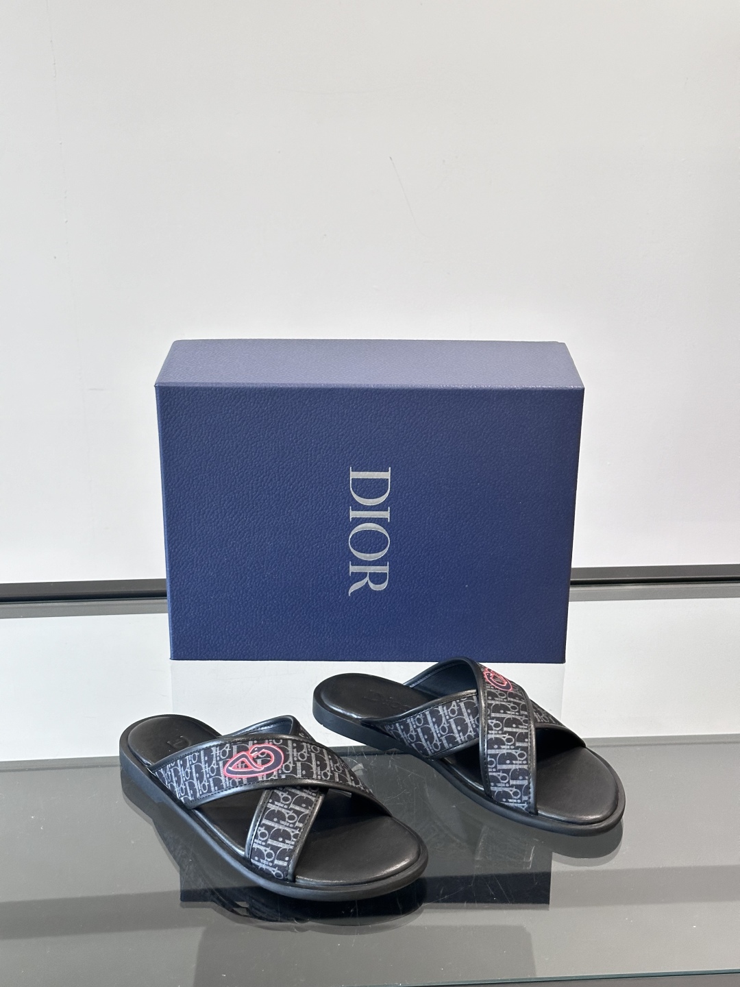 ◾️▫️Dio*～ 高端男士夏季拖鞋，鞋面材质头层牛皮，原版科技布装饰，细节完美，尽显大牌风范，休闲宽松
