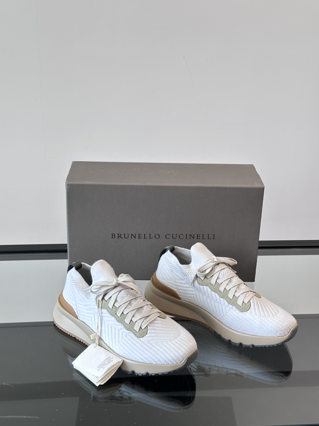 Brunello Cucinelli 新款拼色运动板男鞋 此款运动鞋面料采用进口飞织，春夏穿着舒适透气，